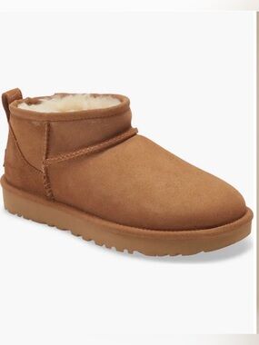 UGG Australia Women's Classic Ultra Mini Boot Size 8 *Flaw